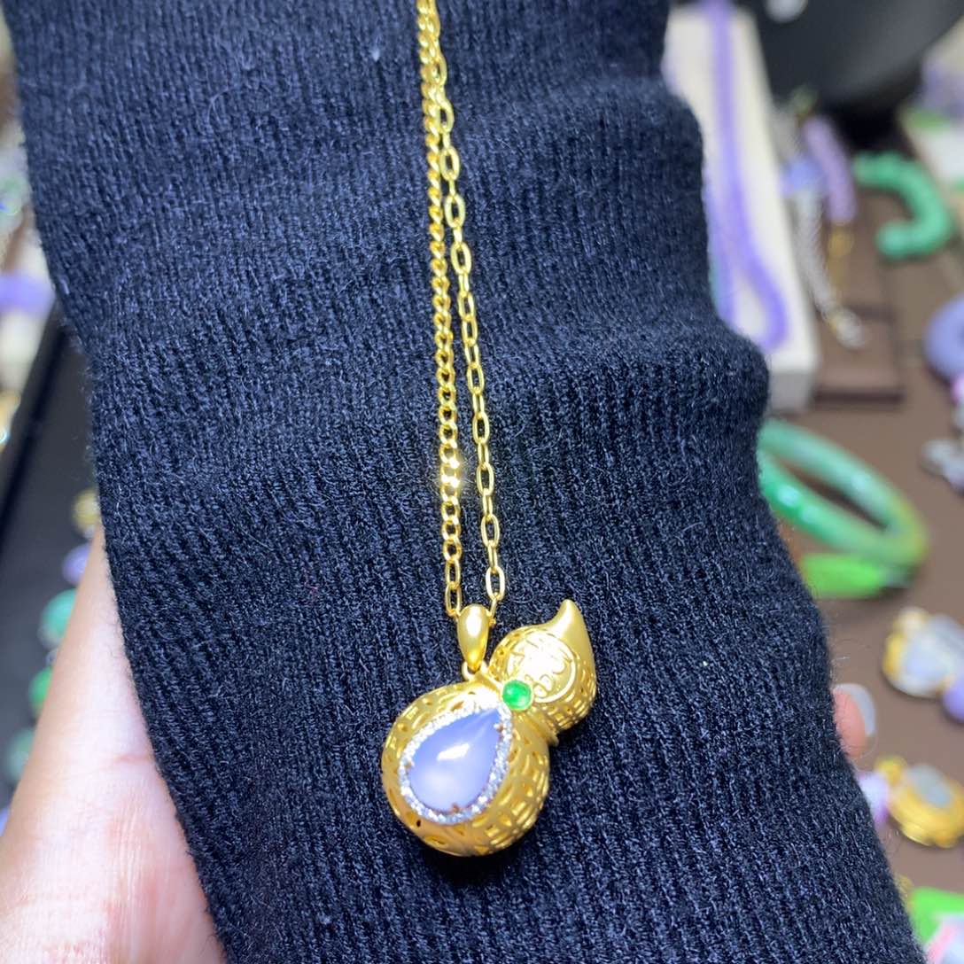 翡翠颈饰18K金镶嵌翡翠