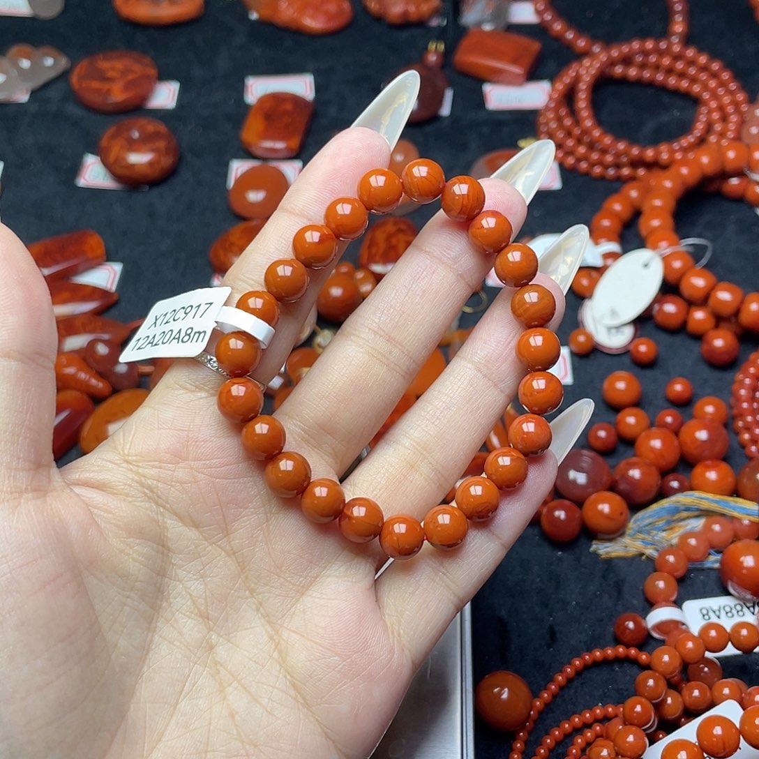 嘿***i南红玛瑙未镶嵌手串原矿南红满色满肉卡8单圈