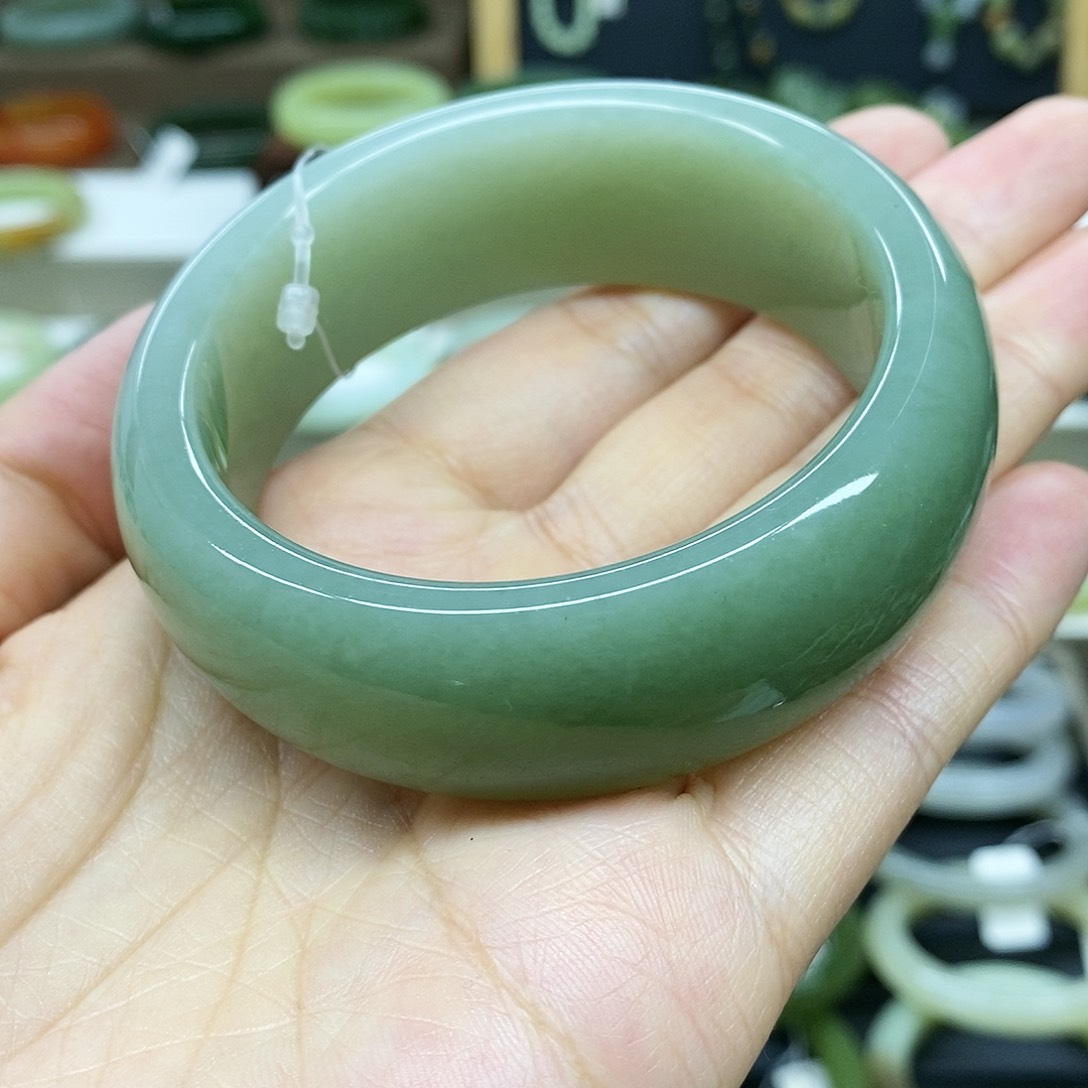 【闪购商品】未镶嵌手镯和田玉