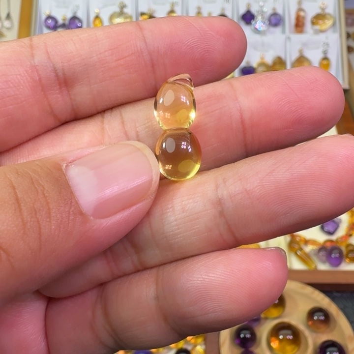 颈饰未镶嵌黄晶吊坠