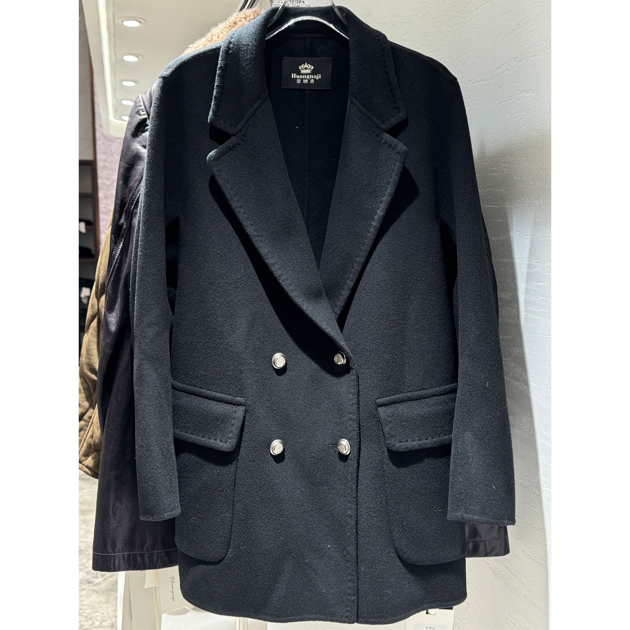 【妙妙精选】HUANGNAJI双排4扣时尚气质设计感澳毛外套A526