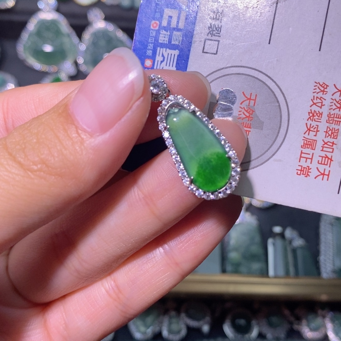 默***翡翠银S925镶嵌颈饰