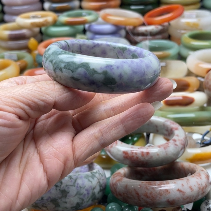 石英岩玉手镯未镶嵌美*?