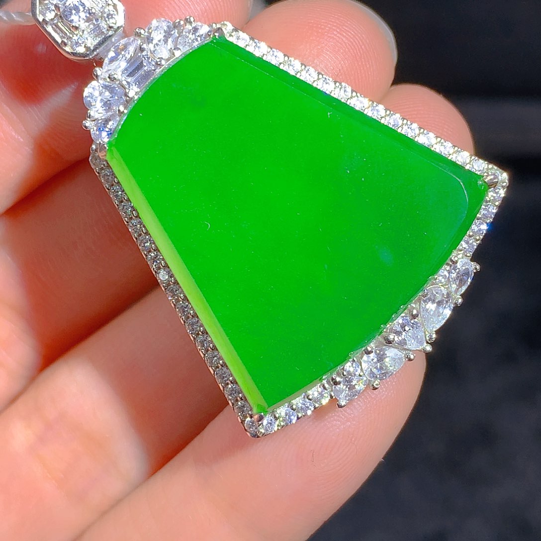 翡翠颈饰银S925镶嵌吊坠