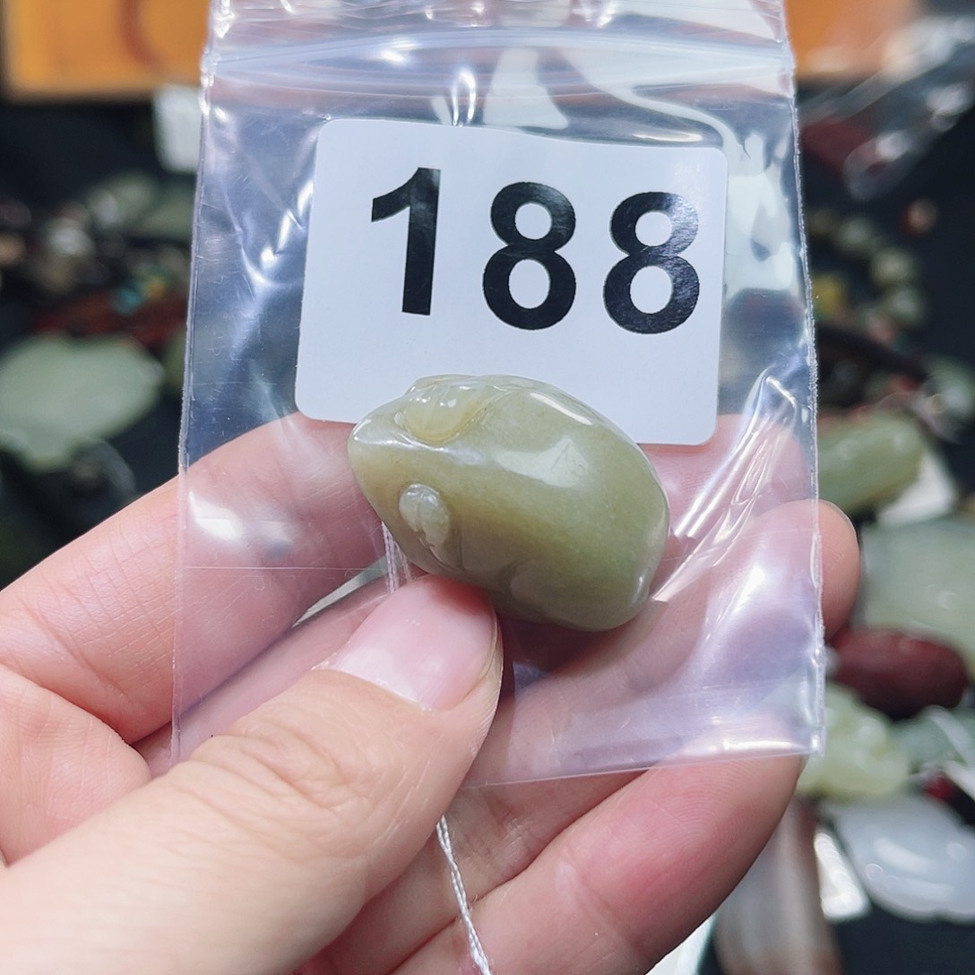 和田玉（糖玉）颈饰未镶嵌