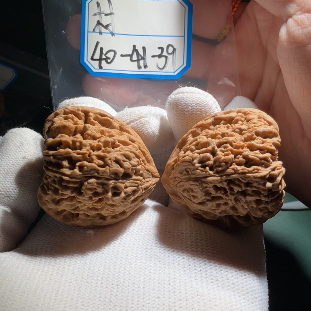 文玩核桃吊坠南疆村蝴蝶10