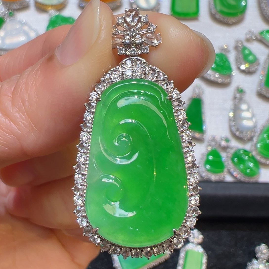 翡翠颈饰18K金镶嵌收货48小时鉴赏期