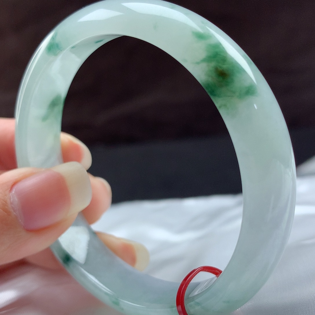 翡翠手镯未镶嵌96746，