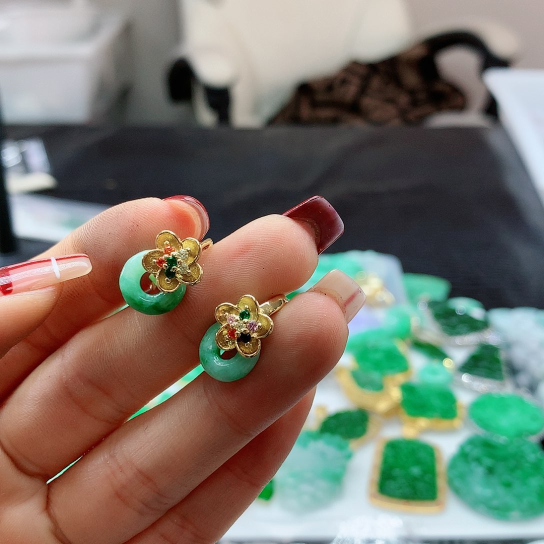 【闪购商品】翡翠耳饰未镶嵌，
