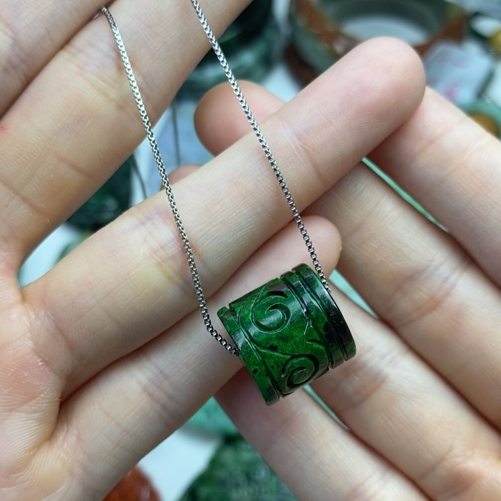 颈饰未镶嵌翡翠吊坠