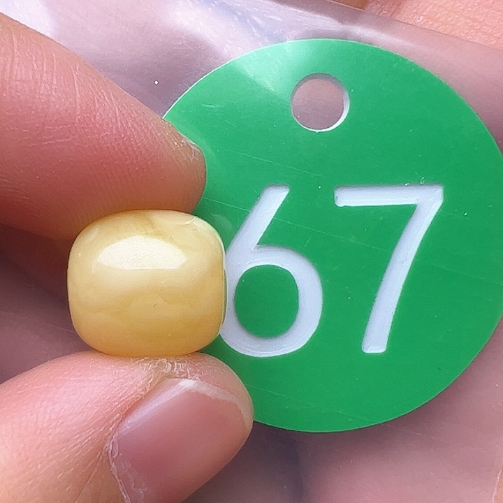 蜜蜡裸石未镶嵌钒11.5m m