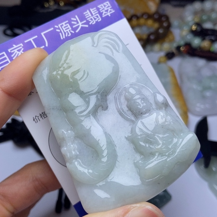 翡翠颈饰未镶嵌翡翠