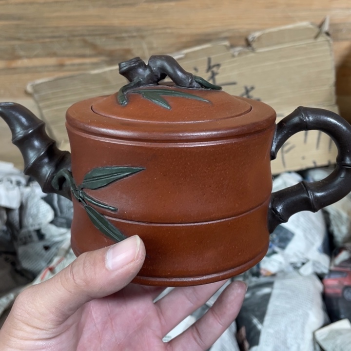 茶壶紫砂老厂紫砂壶一件。