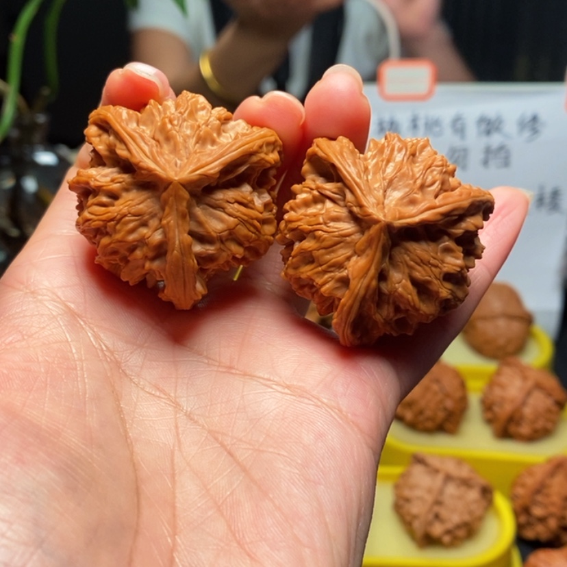 【闪购商品】把件桃核你****.5号三棱，