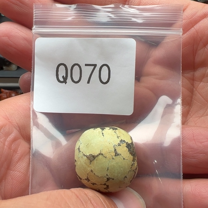 和田玉未镶嵌珠宝半成品