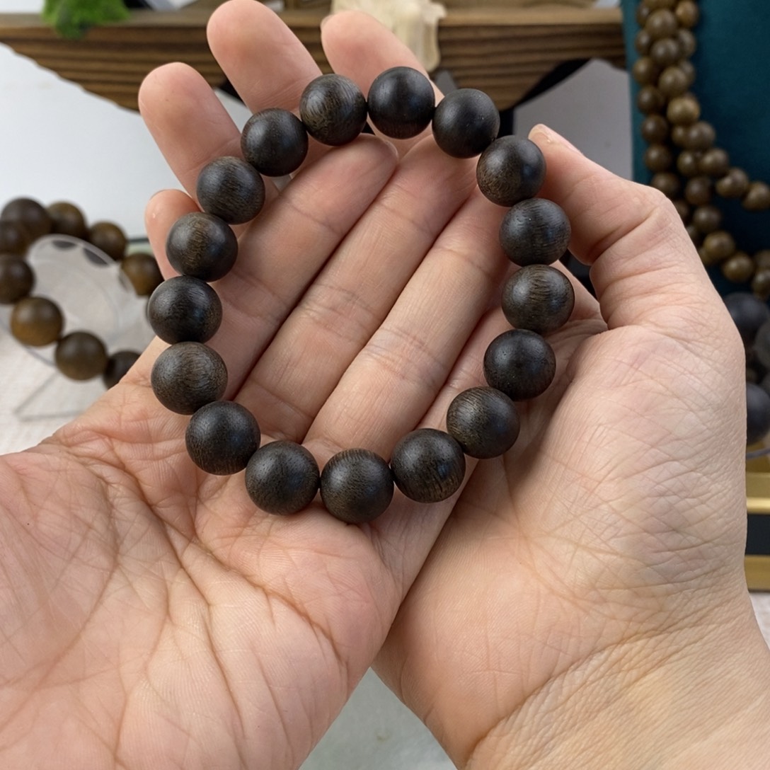 沉香木手串E****。绿棋楠1.3