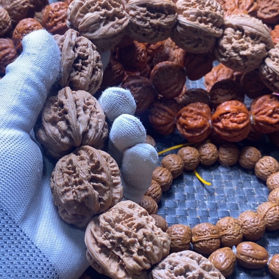 林***人文玩核桃吊坠粗筋