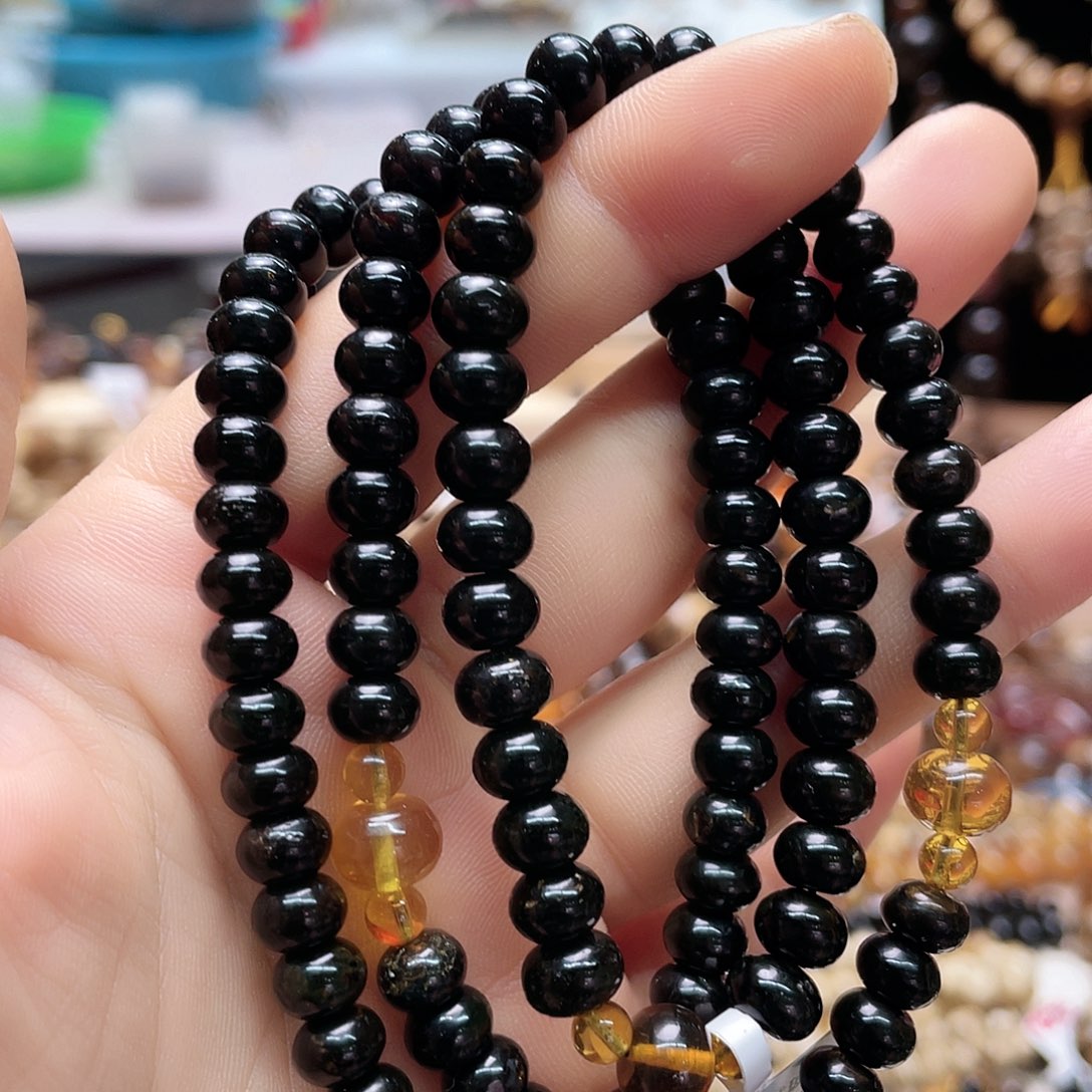 琥珀裸石未镶嵌七