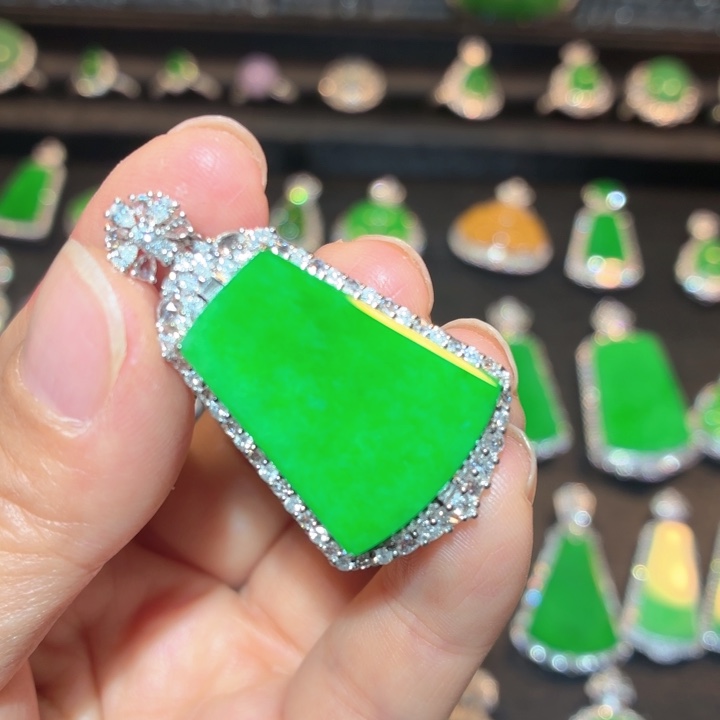 翡翠18K金镶嵌吊坠(不含链)翡翠