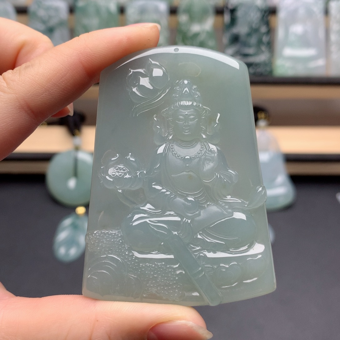 颈饰未镶嵌翡翠石*泉观音