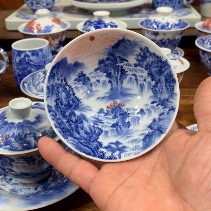 景琳藏青花旭日东升