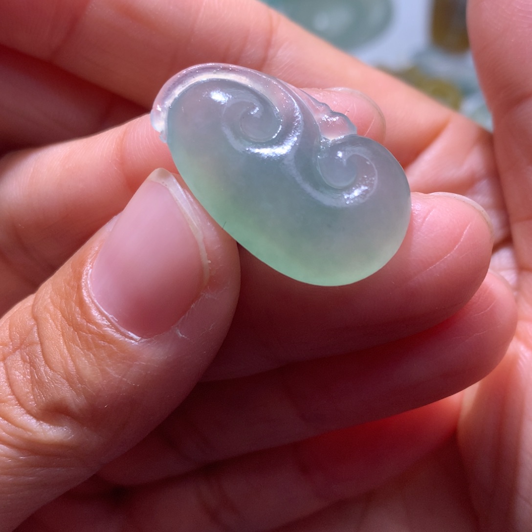 定制翡翠未镶嵌如意