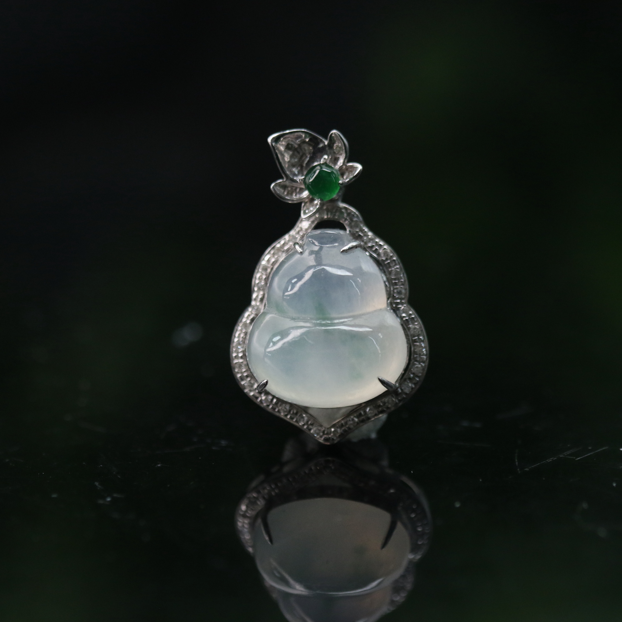 FC30天然缅甸翡翠A货18k葫芦/400149/上海嘉禾拍卖