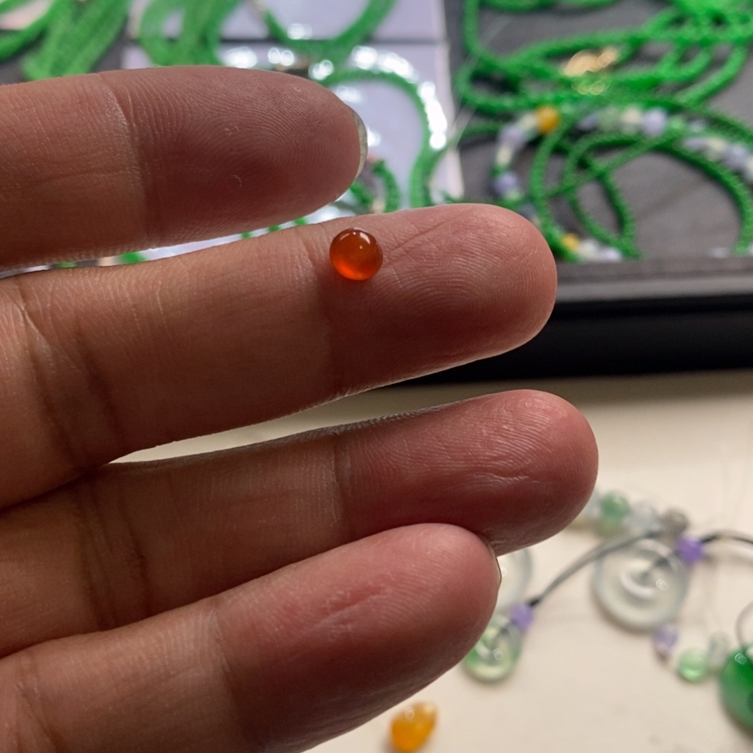 万***翠翡翠未镶嵌颈饰天然缅甸翡翠蛋面