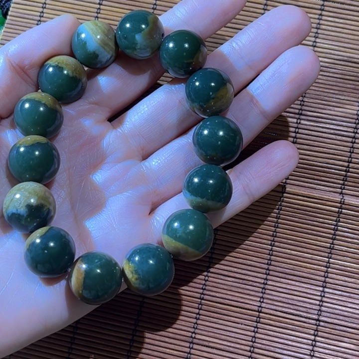 和田玉其它未镶嵌夜*