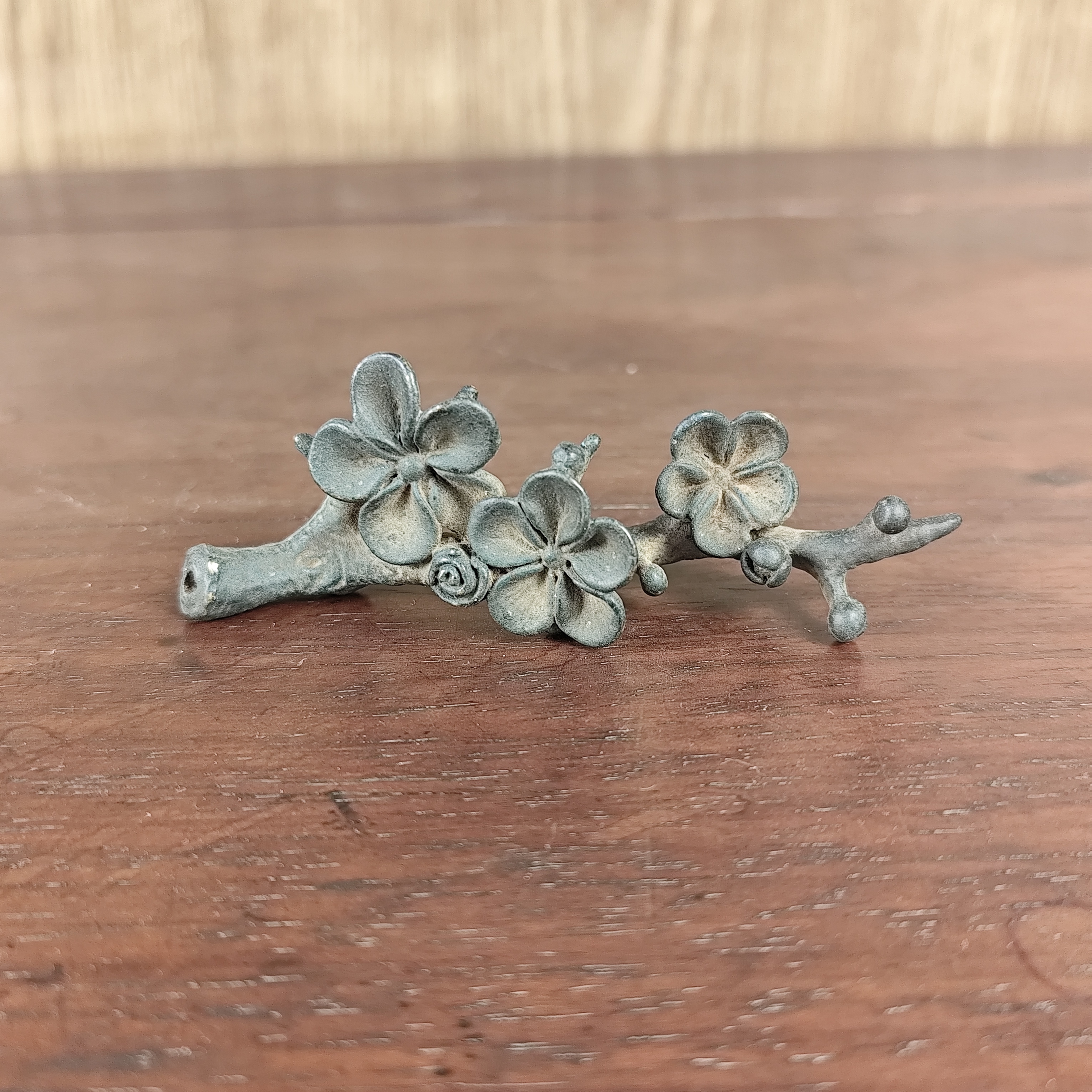 铜制梅花形书房装饰摆件