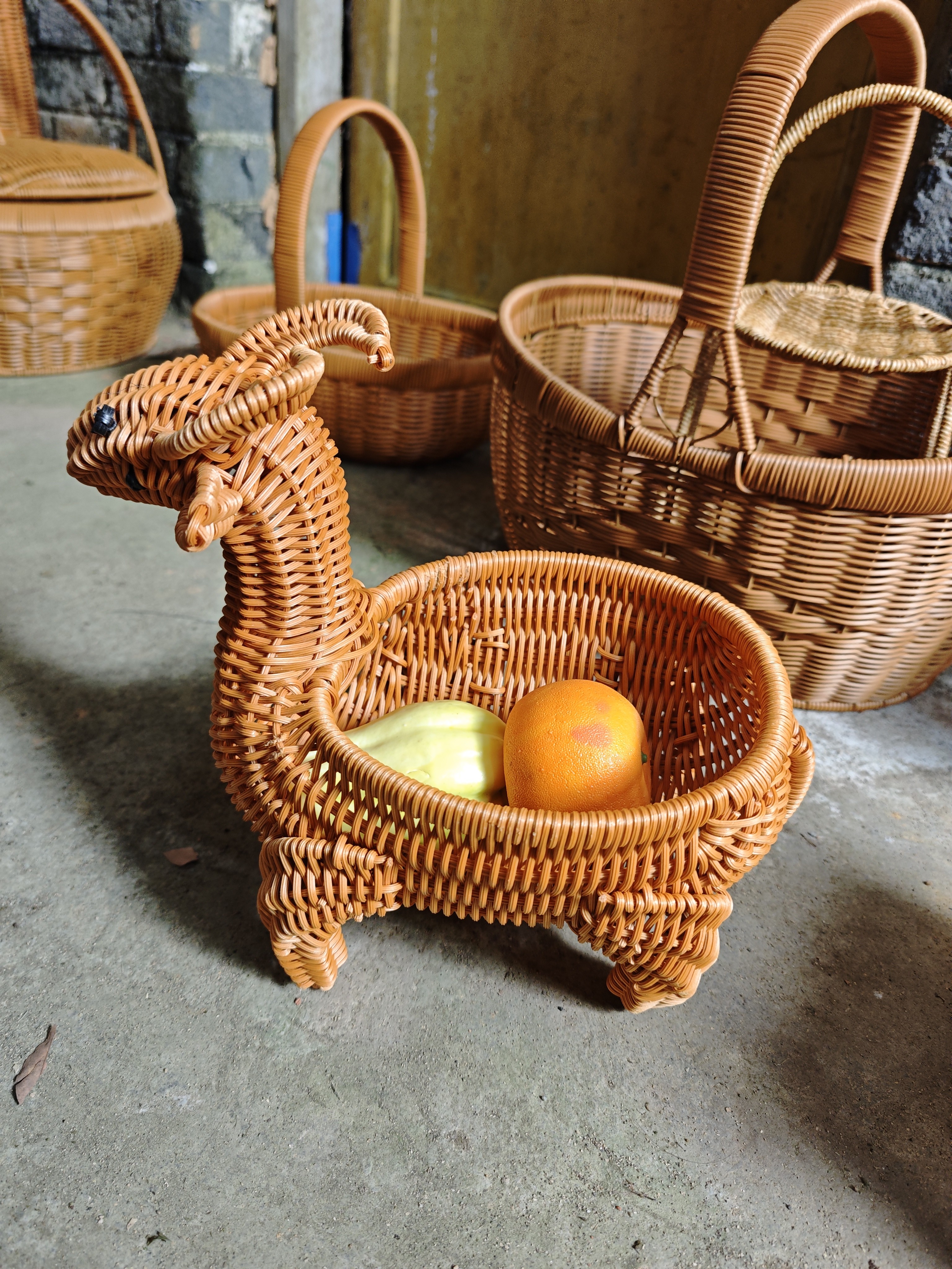 手工编织小鹿造型水果篮家用客厅零食创意收纳篮简约储物编篮篮子