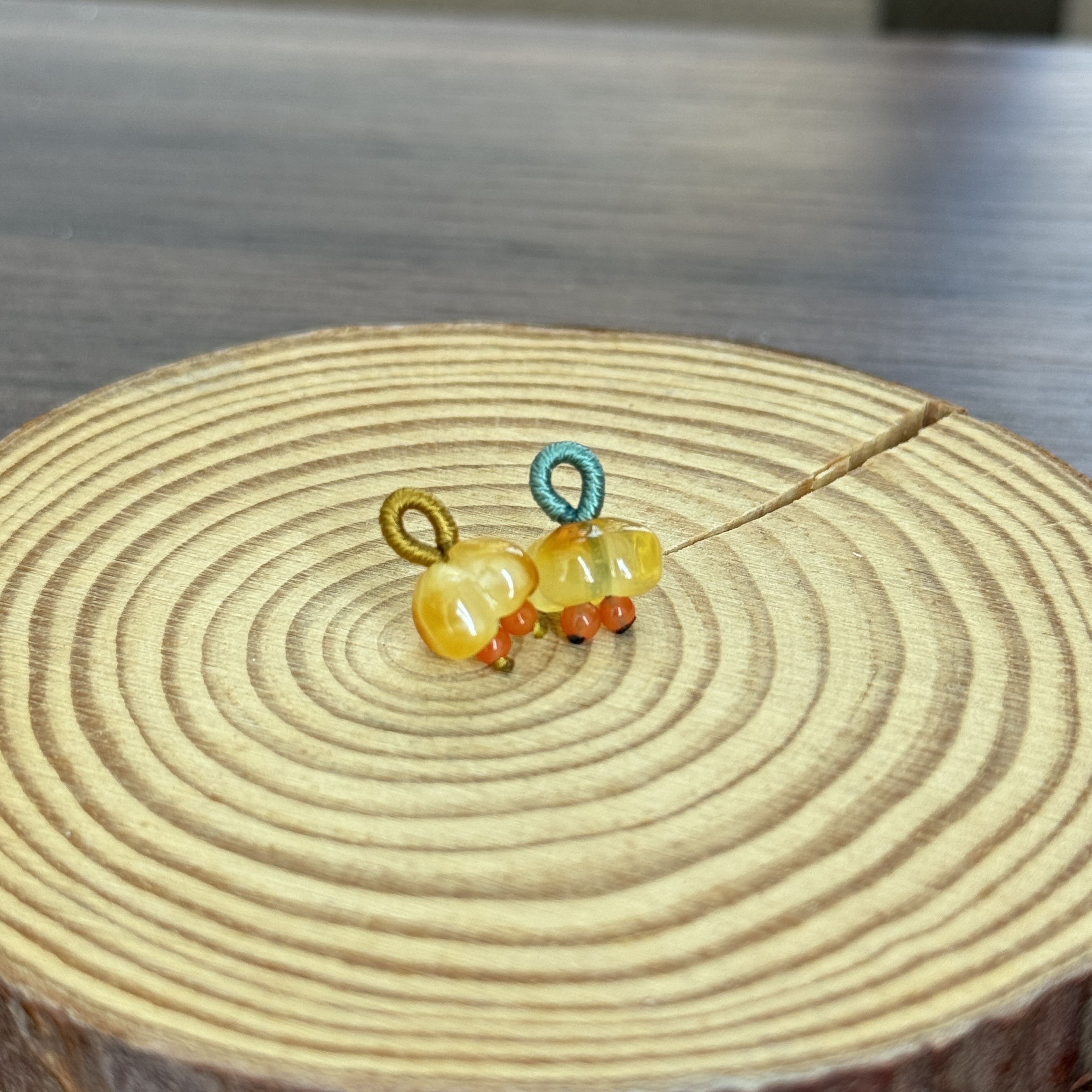 蜜蜡小桂花鸡油黄配饰多样性发货（拍一发一）