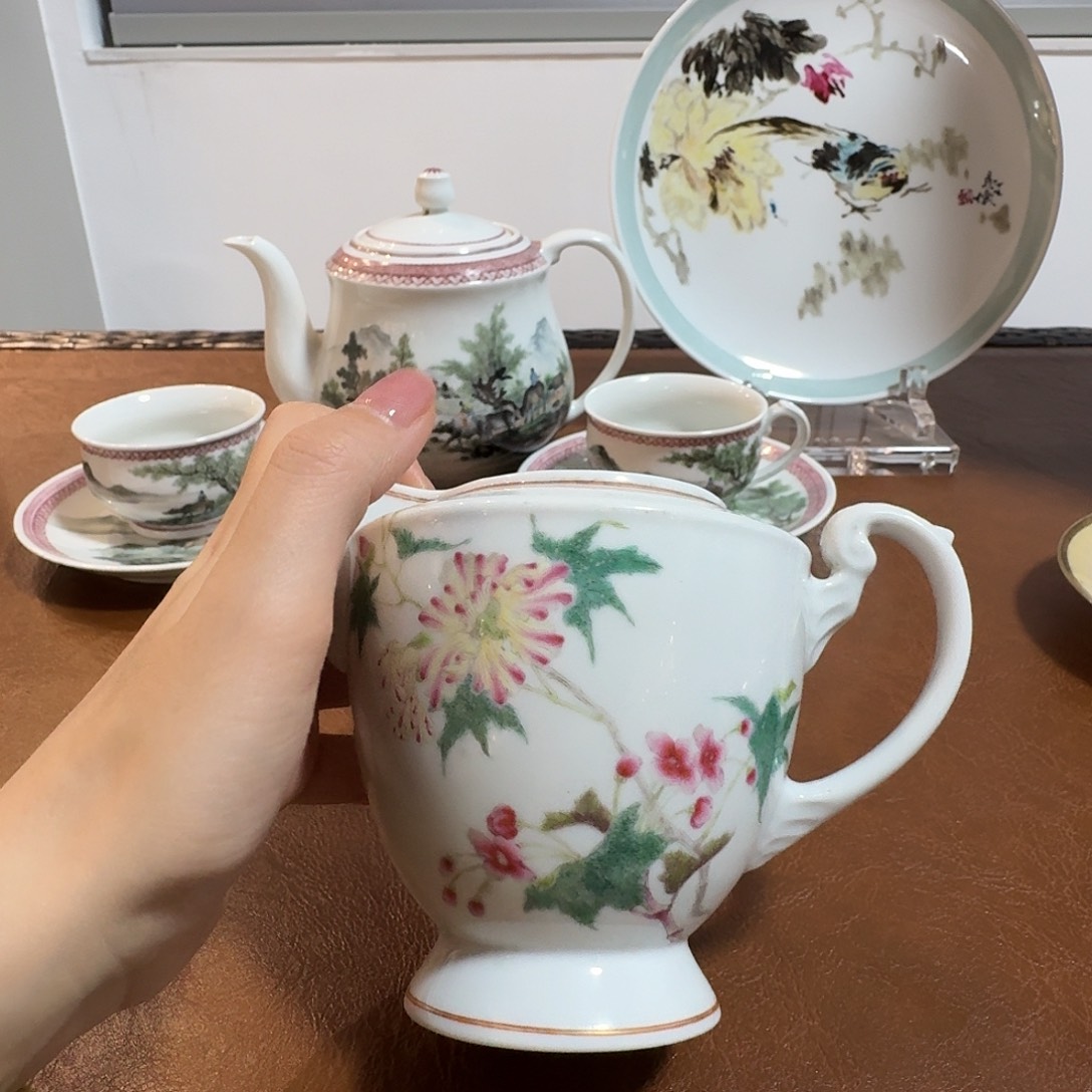 用***7摆件景德镇陶瓷。。。。。。