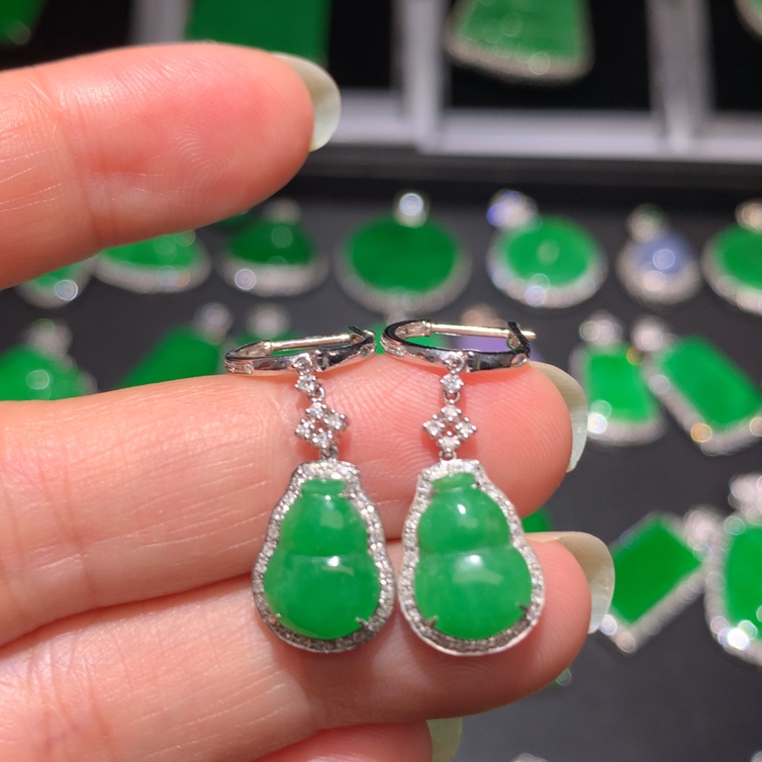 翡翠颈饰18K金镶嵌翡翠