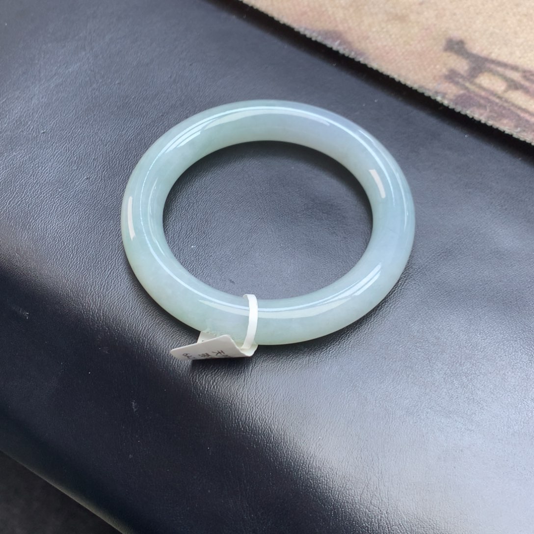 翡翠未镶嵌手镯纯色