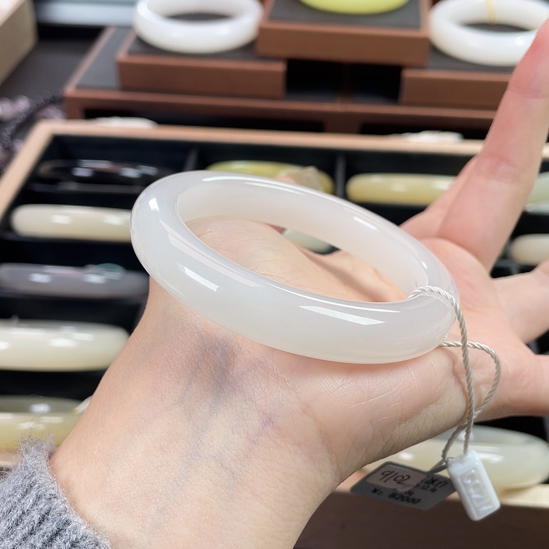 和田玉未镶嵌手镯冰白 无包容