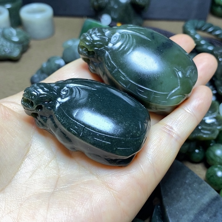 德***时颈饰未镶嵌和田玉