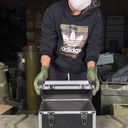 黑色铝合金箱孤品外尺寸35×23×20.5厘米