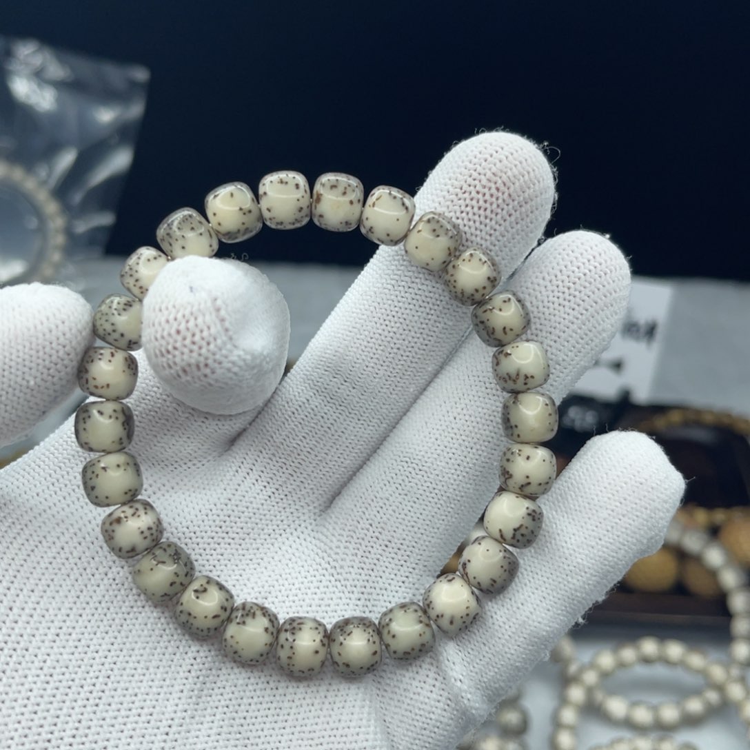 星月菩提手串9×8灰背河豚