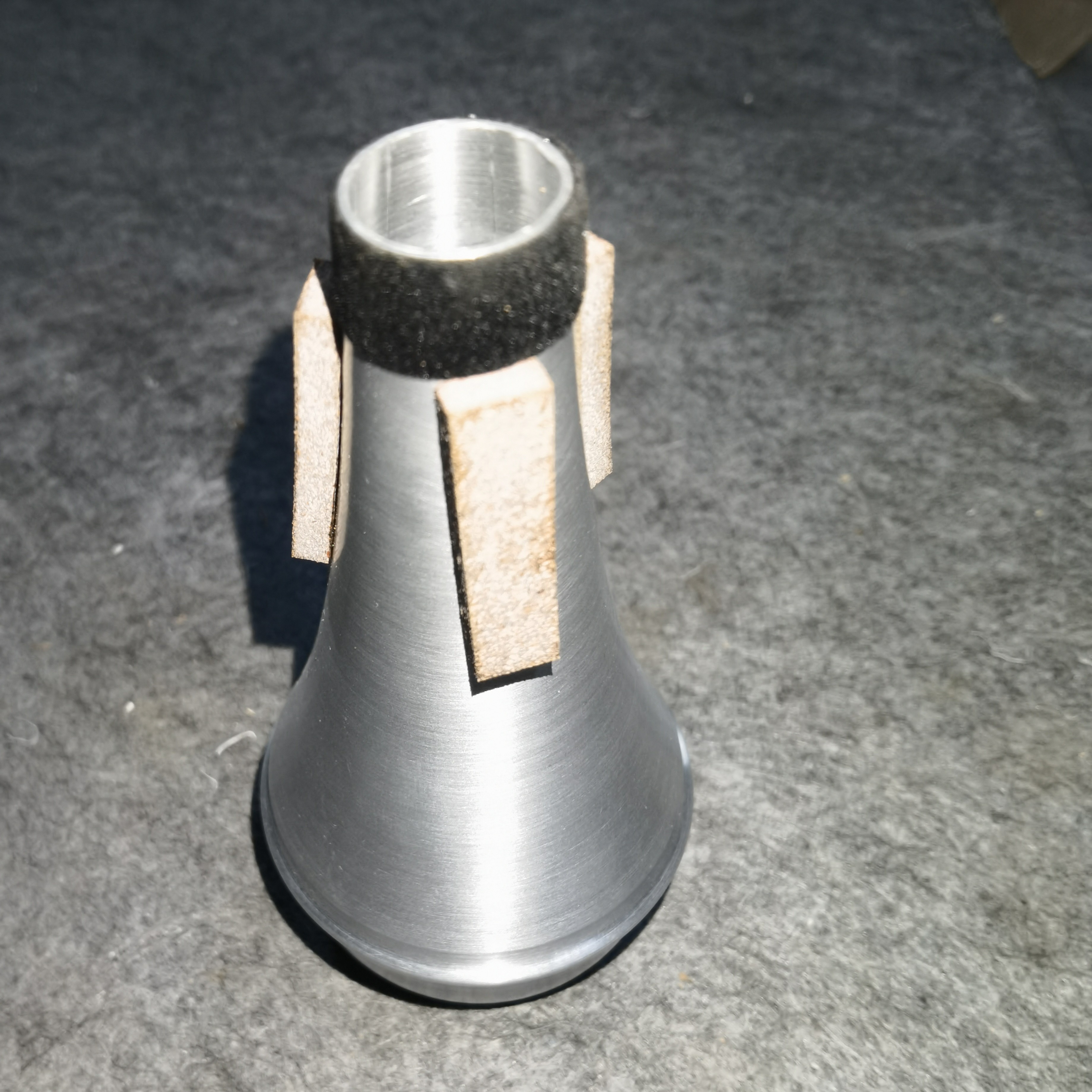 小号，金属，弱音器