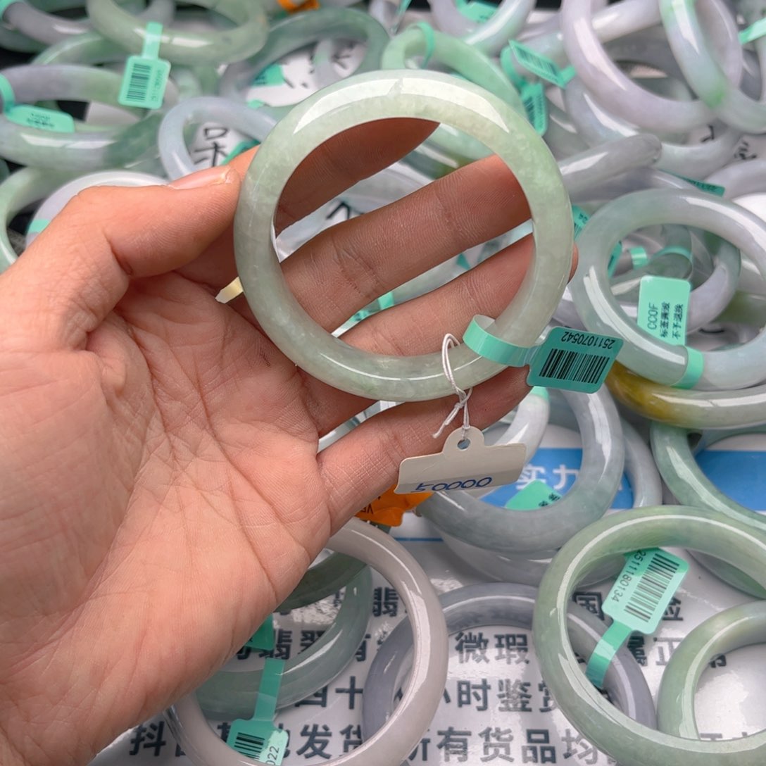 未镶嵌手镯翡翠5556。141