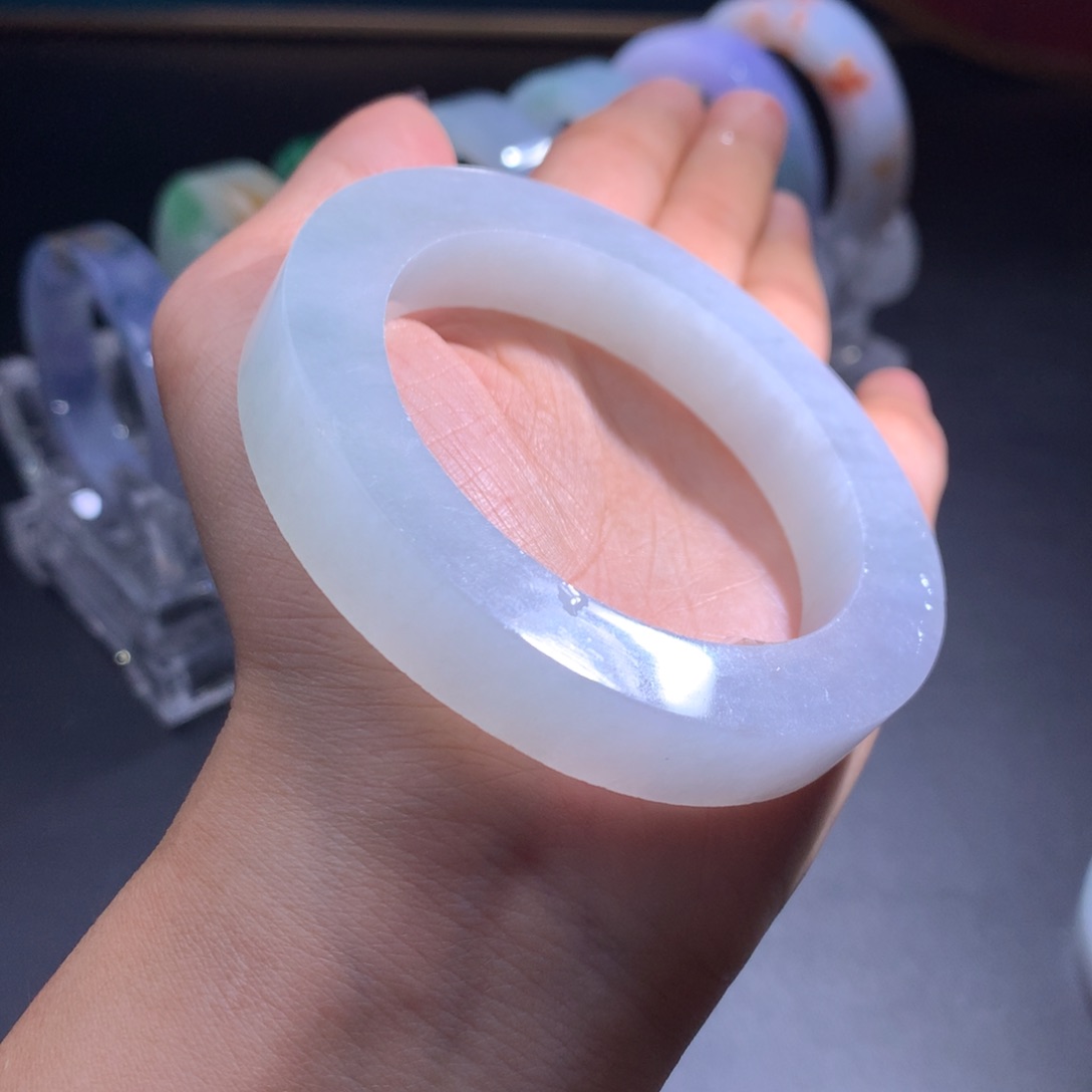 未镶嵌翡翠手镯定制翡翠