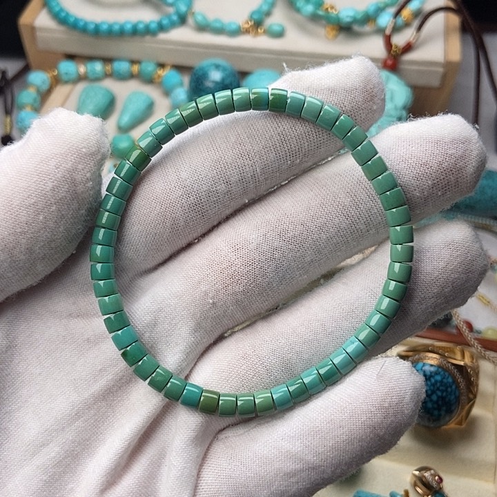 绿松石未镶嵌颈饰