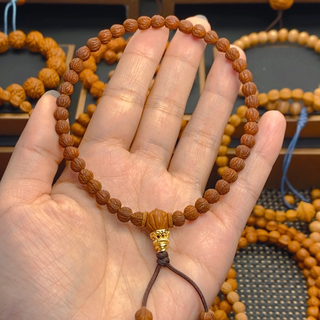 用***7桃核吊坠秦岭森林06