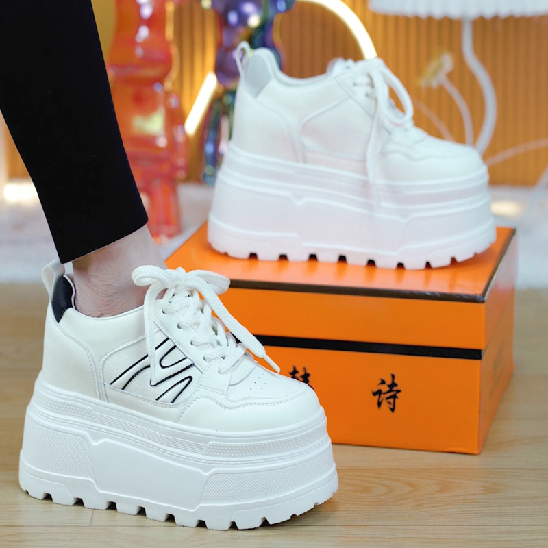 10cm厚底小白鞋女款2026新款春季百搭内增高女鞋松糕软底轻便板鞋