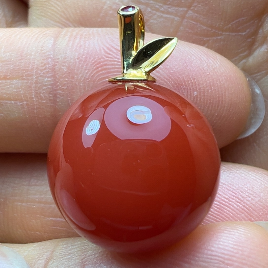 南红玛瑙吊坠18K金镶嵌