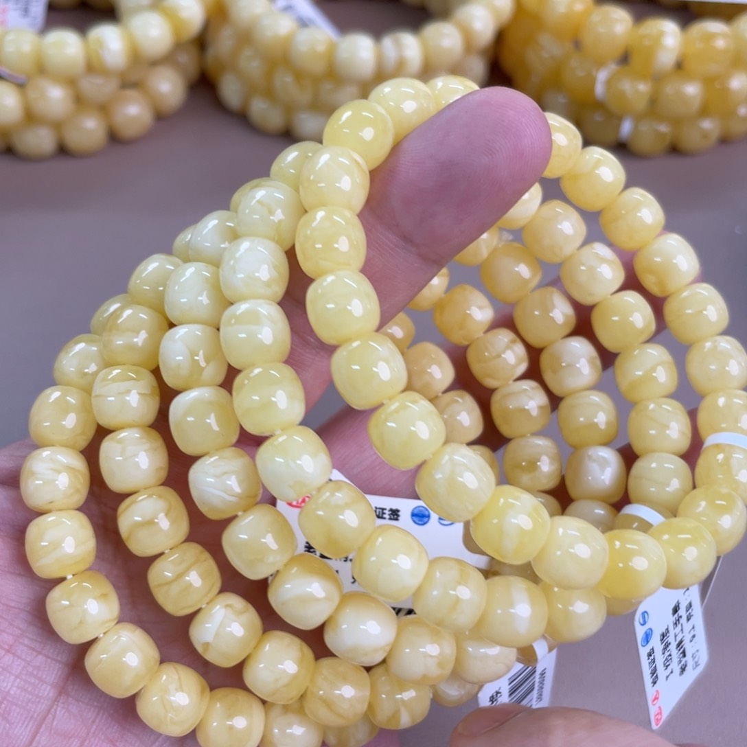 琥珀裸石未镶嵌111多样性发其一