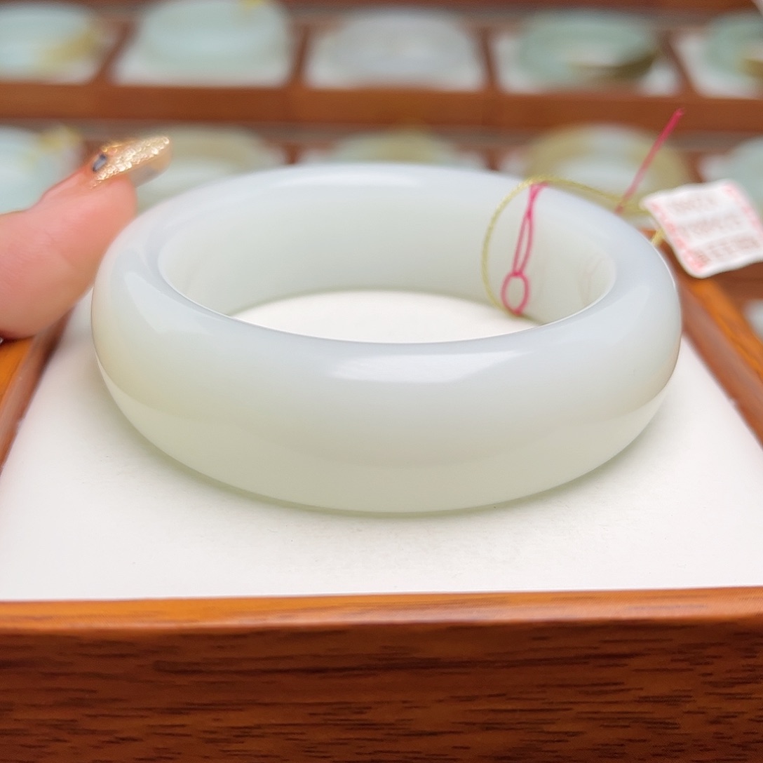 和田玉手镯未镶嵌52.5