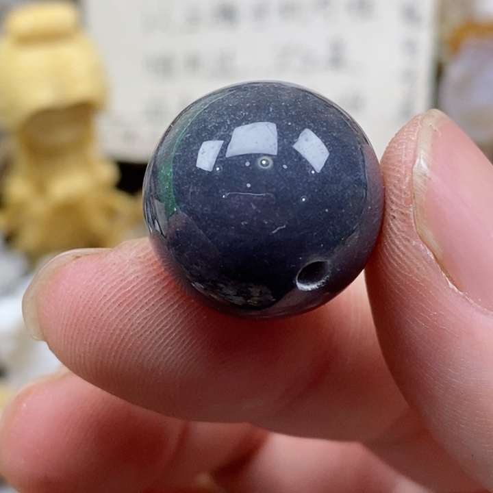 颈饰未镶嵌硅化珊瑚（珊瑚玉）