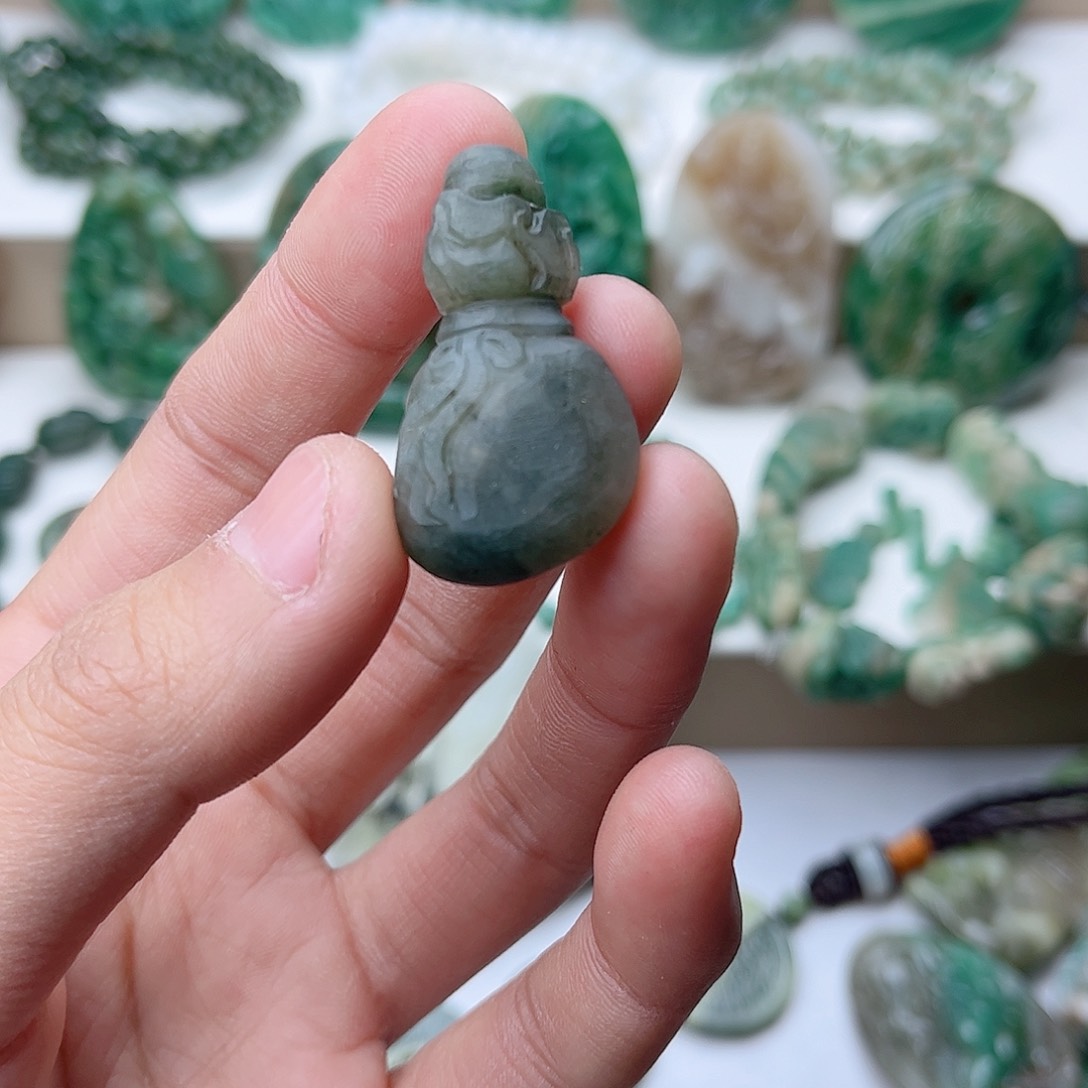 独山玉磨砂挂件未镶嵌